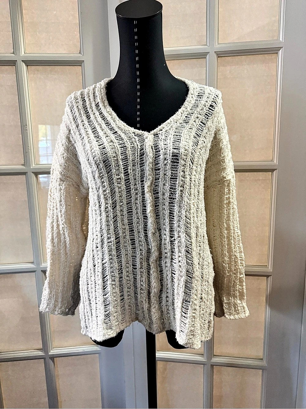 Aster The Label V-Neck Textured Sweater in White Size XS
